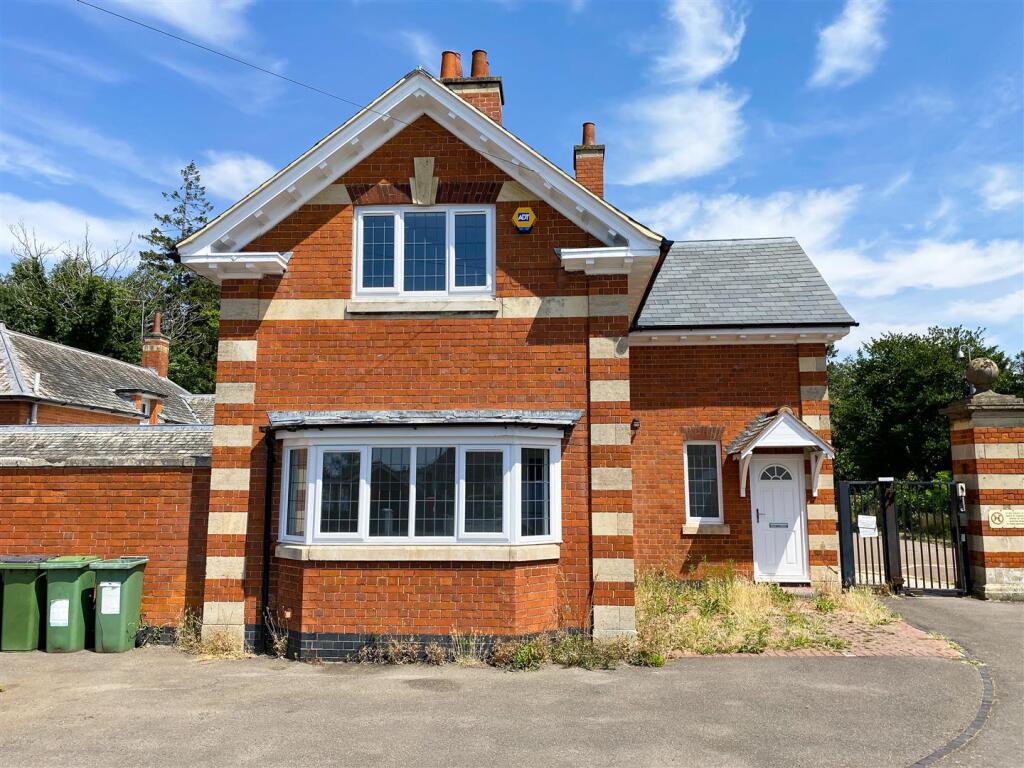 4 bed Detached for rent in Narborough. From Gateway - Southend 4 bed Detached for rent in Narborough. From Gateway - Southend