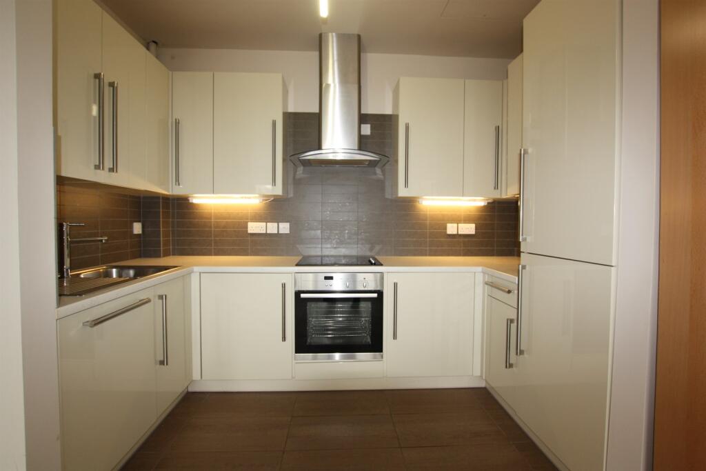2 bed 1st Floor Flat for rent in Hendon. From Roundtree Real Estate - London