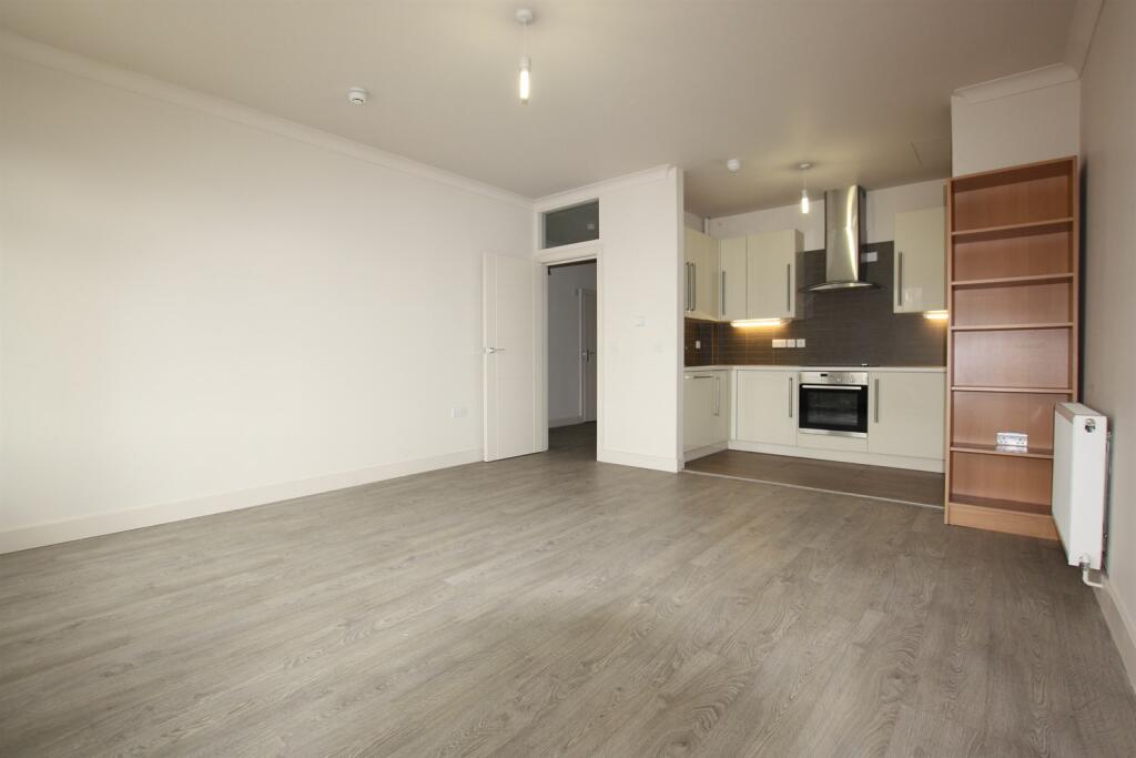 2 bed 1st Floor Flat for rent in Hendon. From Roundtree Real Estate - London