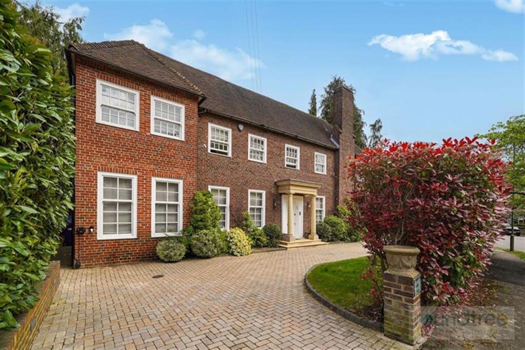 7 bed Detached for rent in Hendon. From Roundtree Real Estate - London
