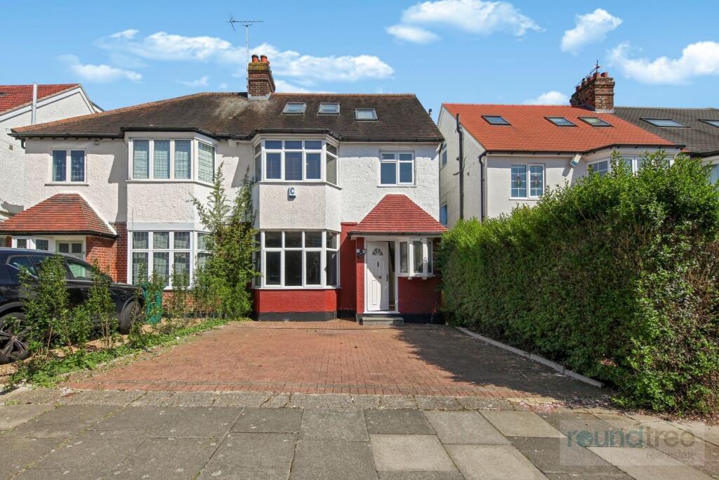 4 bed Detached for rent in Stanmore. From Roundtree Real Estate - London