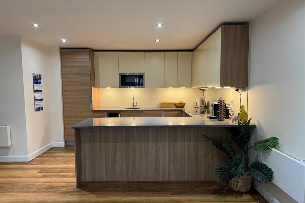 2 bed 1st Floor Flat for rent in Hendon. From Roundtree Real Estate - London