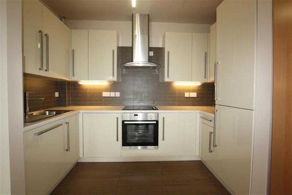2 bed 1st Floor Flat for rent in Hendon. From Roundtree Real Estate - London 2 bed 1st Floor Flat for rent in Hendon. From Roundtree Real Estate - London