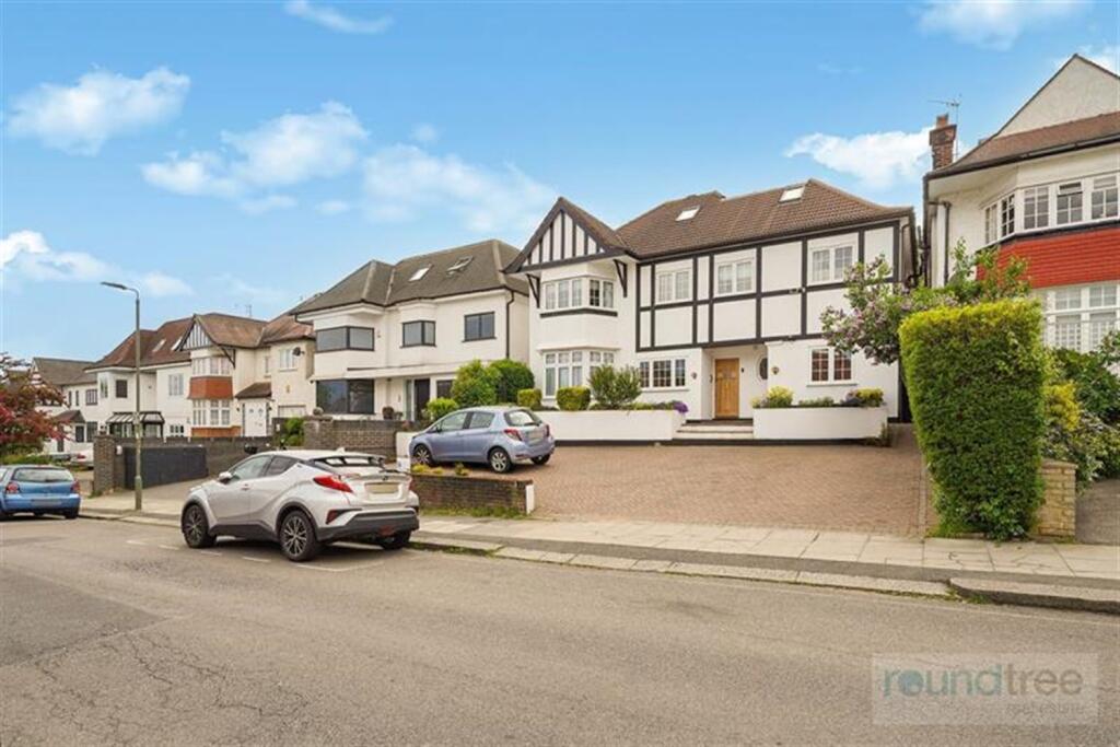 6 bed Detached for rent in Hendon. From Roundtree Real Estate - London