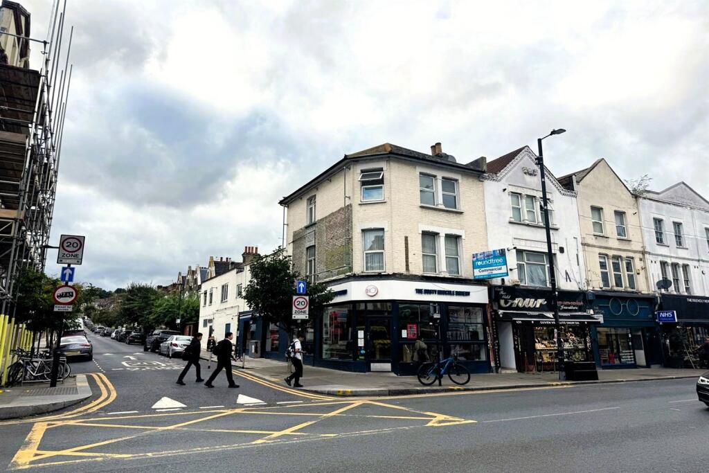 2 bed 1st Floor Flat for rent in Hornsey. From Roundtree Real Estate - London 2 bed 1st Floor Flat for rent in Hornsey. From Roundtree Real Estate - London