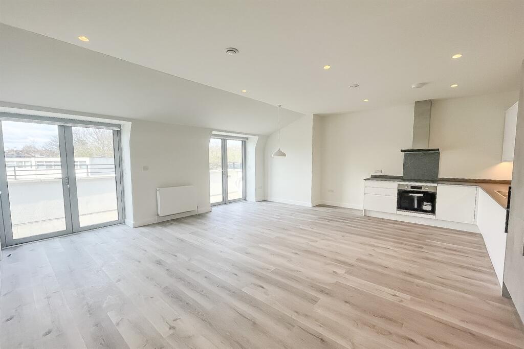 2 bed 1st Floor Flat for rent in Hendon. From Roundtree Real Estate - London