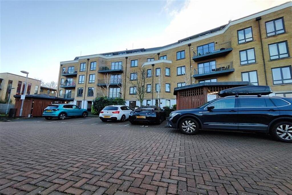 2 bed Apartment for rent in Southall. From Roundtree Real Estate - London