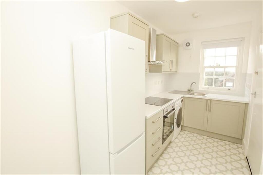 3 bed 1st Floor Flat for rent in Hendon. From Roundtree Real Estate - London