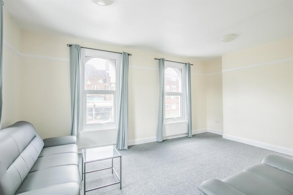 2 bed Annexe for rent in Hendon. From Roundtree Real Estate - London