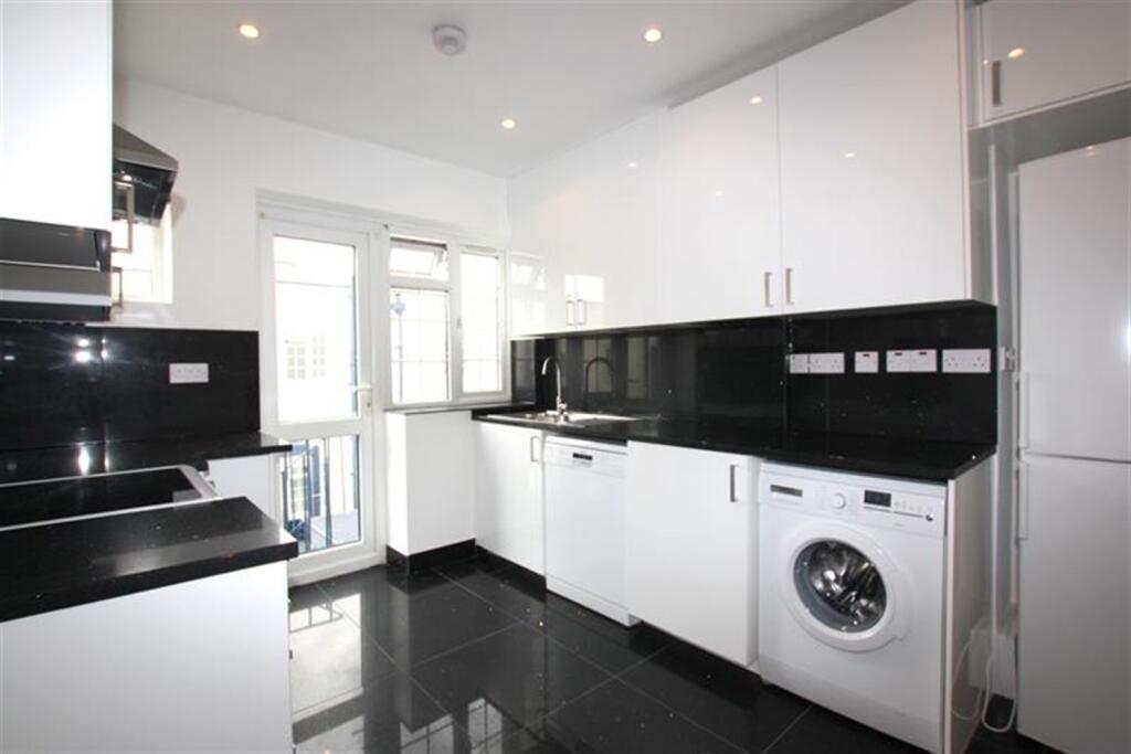 2 bed Apartment for rent in Hendon. From Roundtree Real Estate - London 2 bed Apartment for rent in Hendon. From Roundtree Real Estate - London