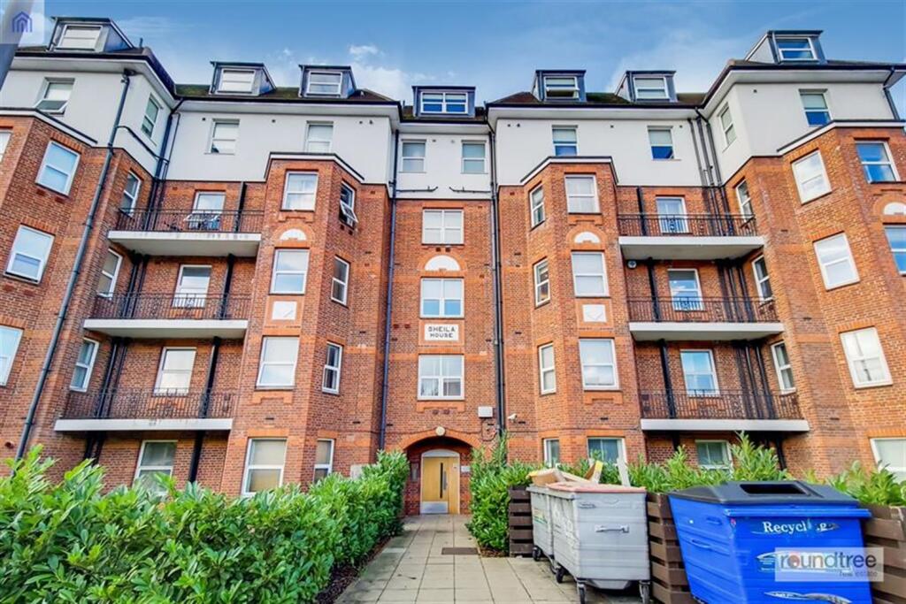 4 bed Apartment for rent in Hendon. From Roundtree Real Estate - London 4 bed Apartment for rent in Hendon. From Roundtree Real Estate - London