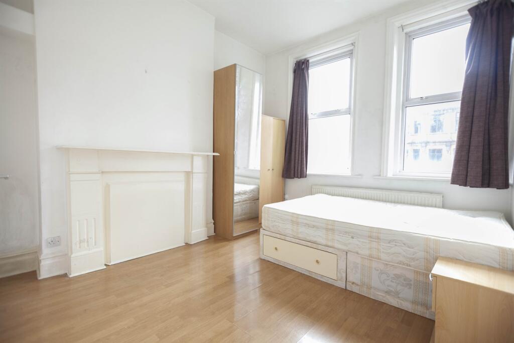 4 bed Studio for rent in Hampstead. From Roundtree Real Estate - London