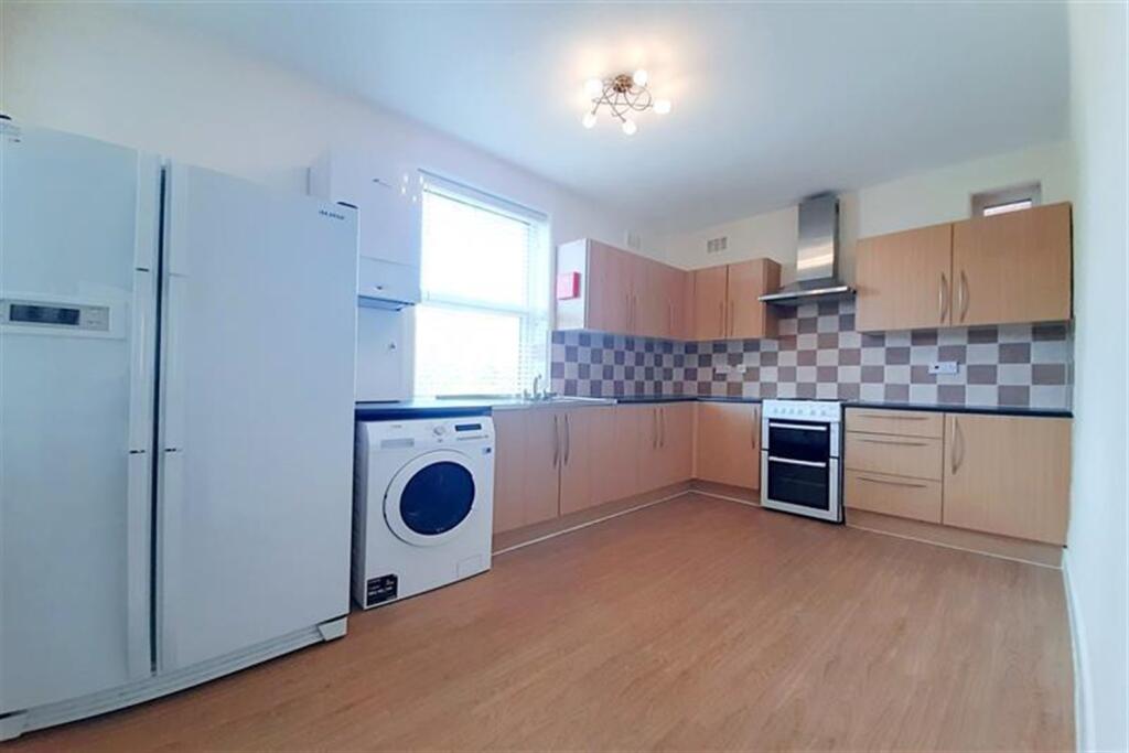 4 bed Apartment for rent in Hendon. From Roundtree Real Estate - London