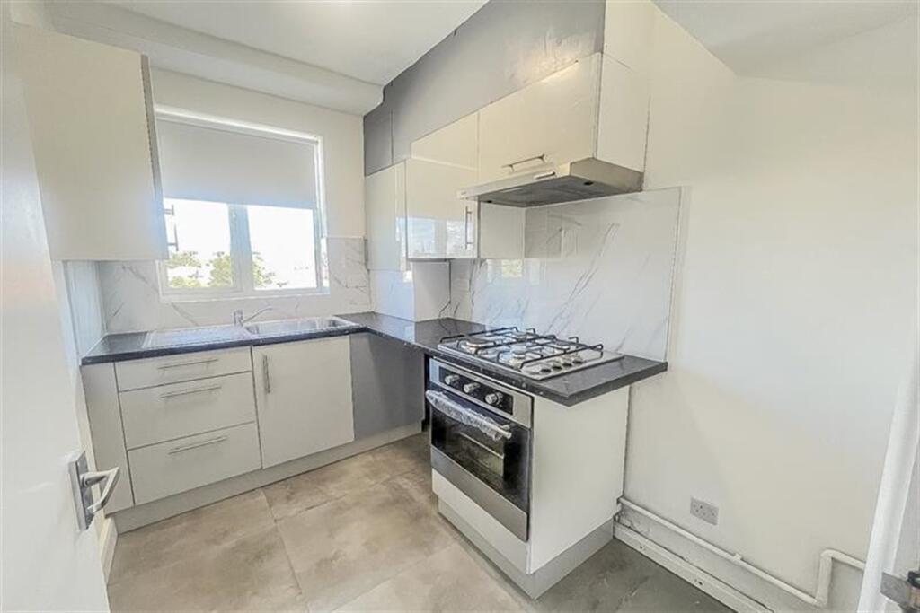 4 bed 1st Floor Flat for rent in Hendon. From Roundtree Real Estate - London