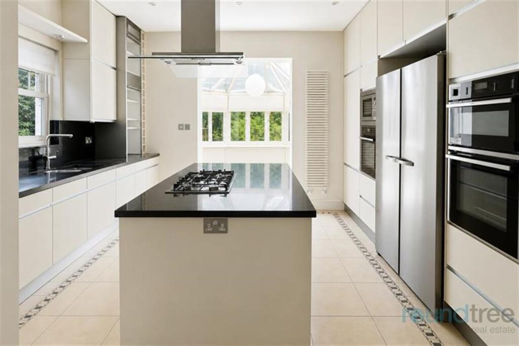 7 bed Detached for rent in Hendon. From Roundtree Real Estate - London 7 bed Detached for rent in Hendon. From Roundtree Real Estate - London