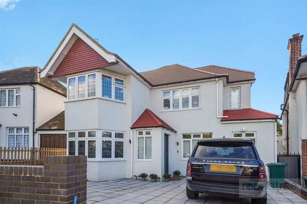 5 bed Detached for rent in Hendon. From Roundtree Real Estate - London 5 bed Detached for rent in Hendon. From Roundtree Real Estate - London