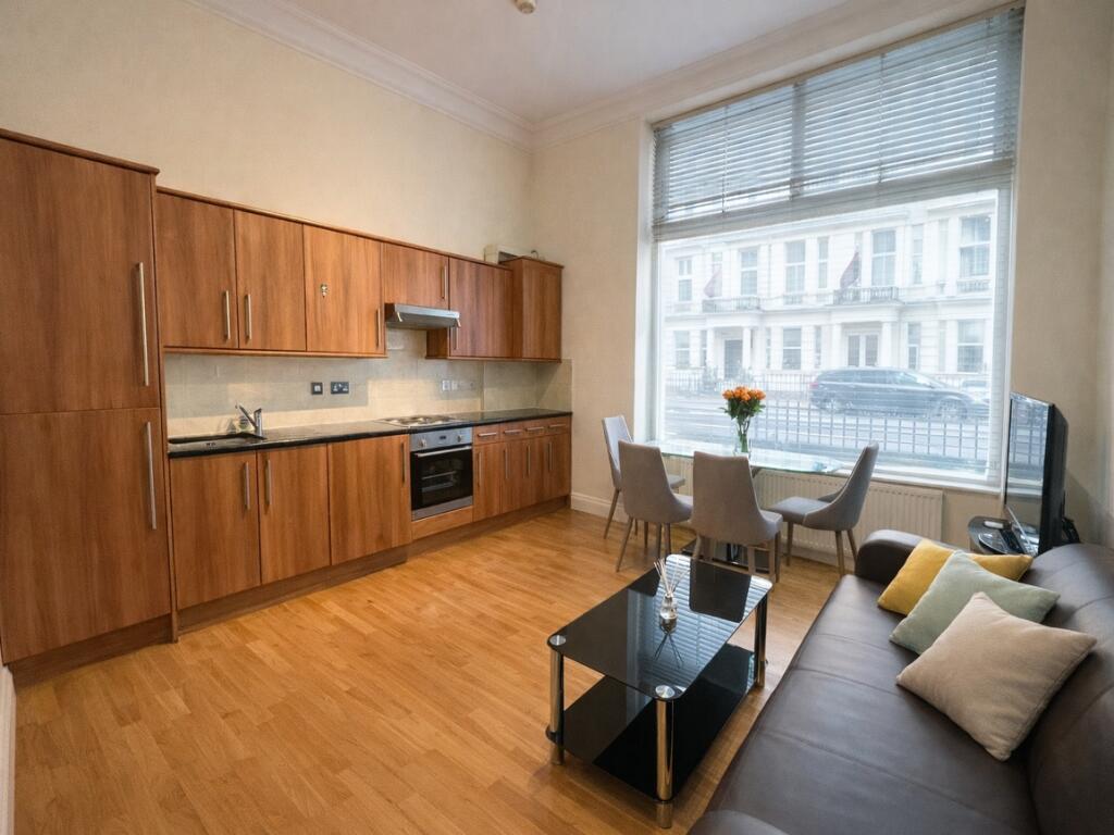2 bed Apartment for rent in Kensington. From RR Properties - London