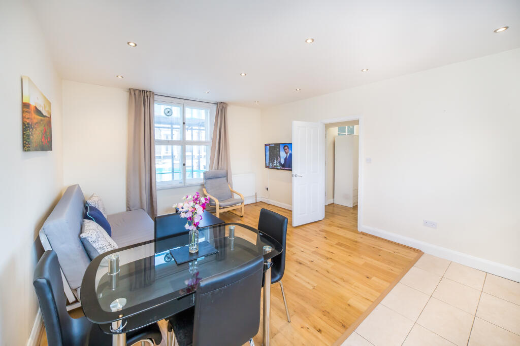 1 bed 1st Floor Flat for rent in Kensington. From RR Properties - London