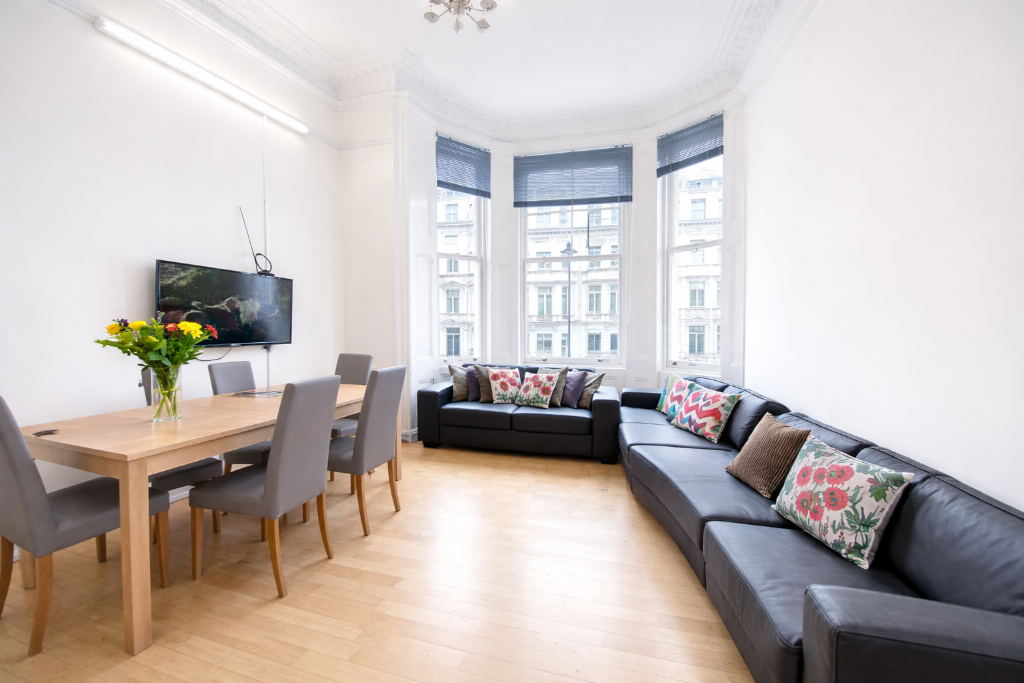 2 bed 1st Floor Flat for rent in Kensington. From RR Properties - London
