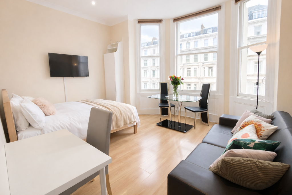 2 bed 1st Floor Flat for rent in Kensington. From RR Properties - London