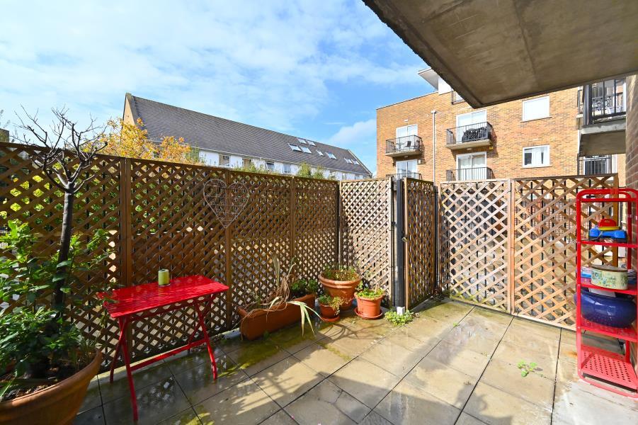 3 bed Apartment for rent in Poplar. From Rubicon Estate Agents