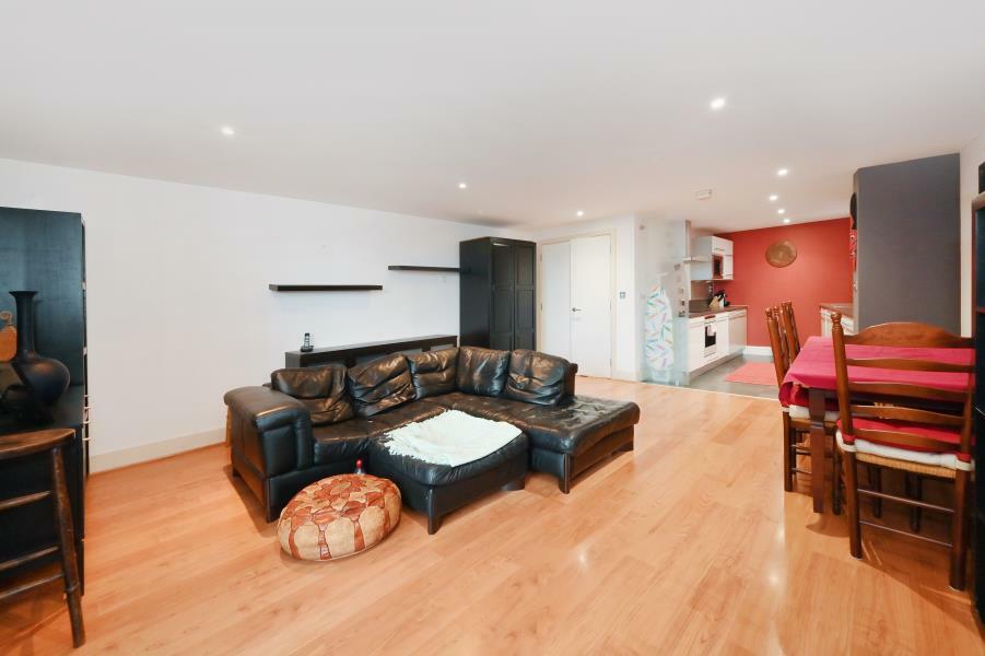 1 bed Apartment for rent in Poplar. From Rubicon Estate Agents
