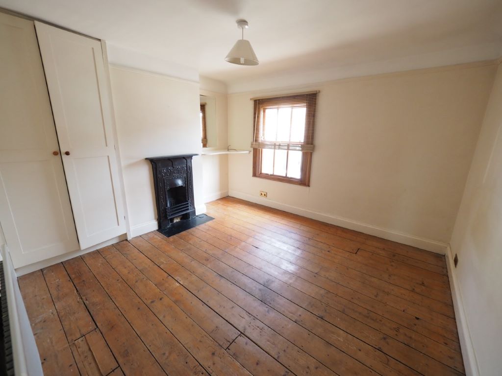 2 bed Cottage for rent in Egham. From Runnymede Letting Services - Egham