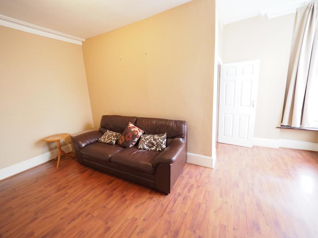 1 bed Apartment for rent in Staines-upon-Thames. From Runnymede Letting Services - Egham