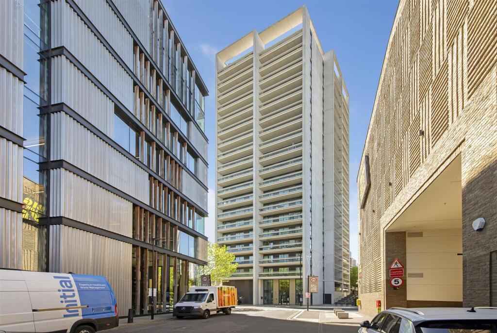 2 bed 1st Floor Flat for rent in Camden Town. From Salter Rex