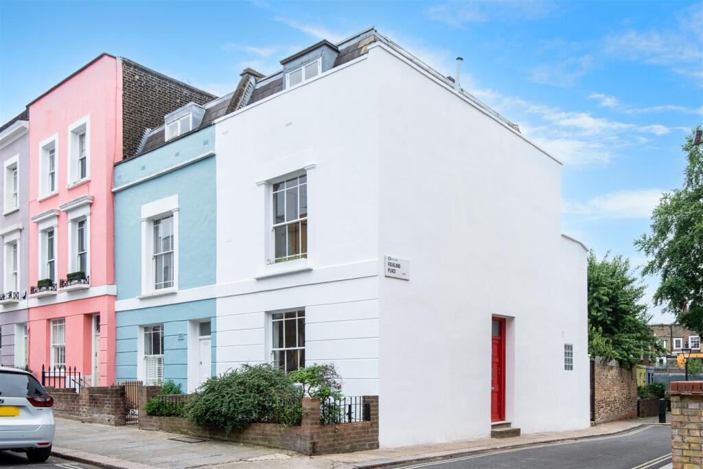 4 bed Detached for rent in Camden Town. From Salter Rex