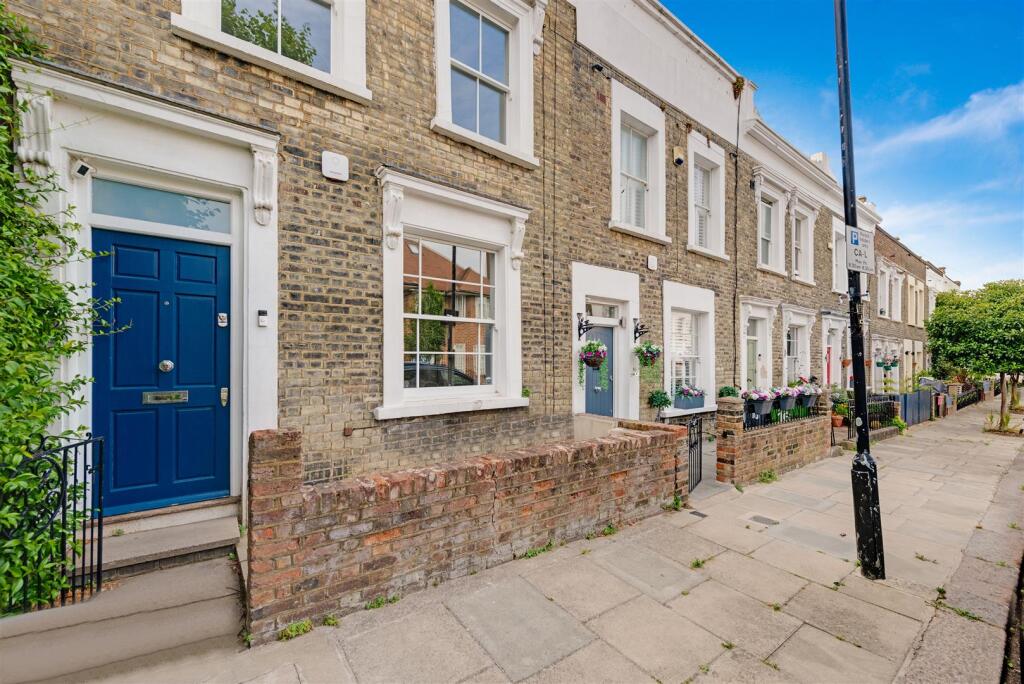 3 bed Detached for rent in Camden Town. From Salter Rex