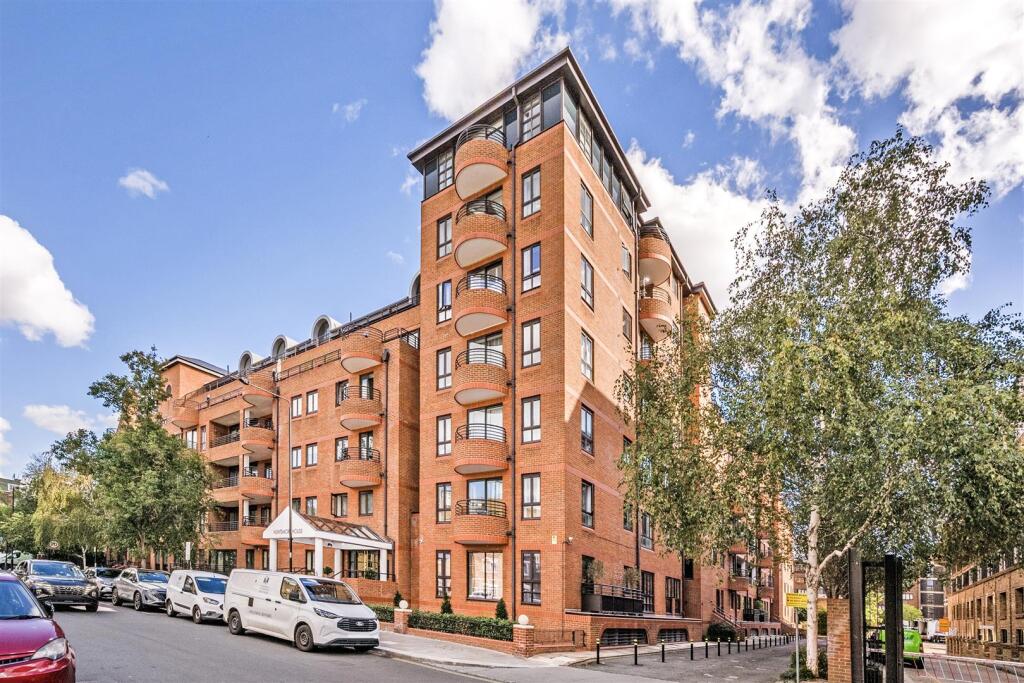 2 bed 1st Floor Flat for rent in Kensington. From Salter Rex