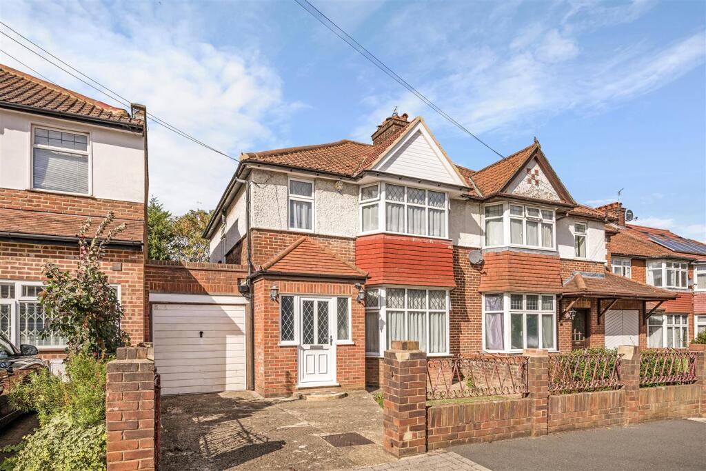 3 bed Detached for rent in London. From Salter Rex