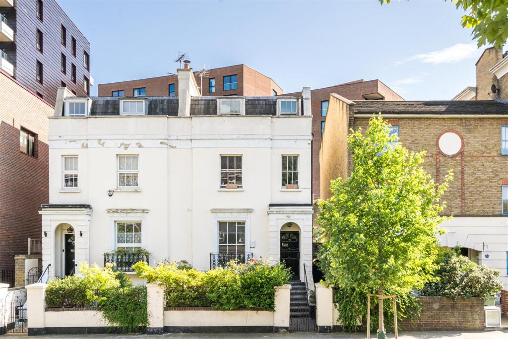 2 bed 1st Floor Flat for rent in Camden Town. From Salter Rex 2 bed 1st Floor Flat for rent in Camden Town. From Salter Rex