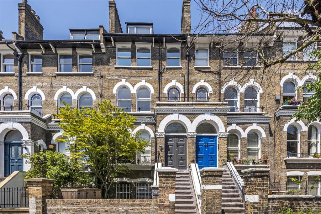 1 bed 1st Floor Flat for rent in Camden Town. From Salter Rex