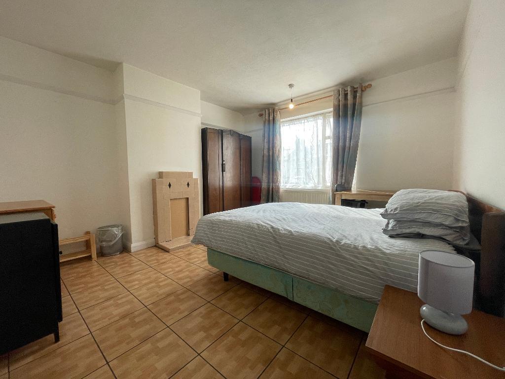4 bed House Share for rent in Acton. From Savoy Property Consultants - West London
