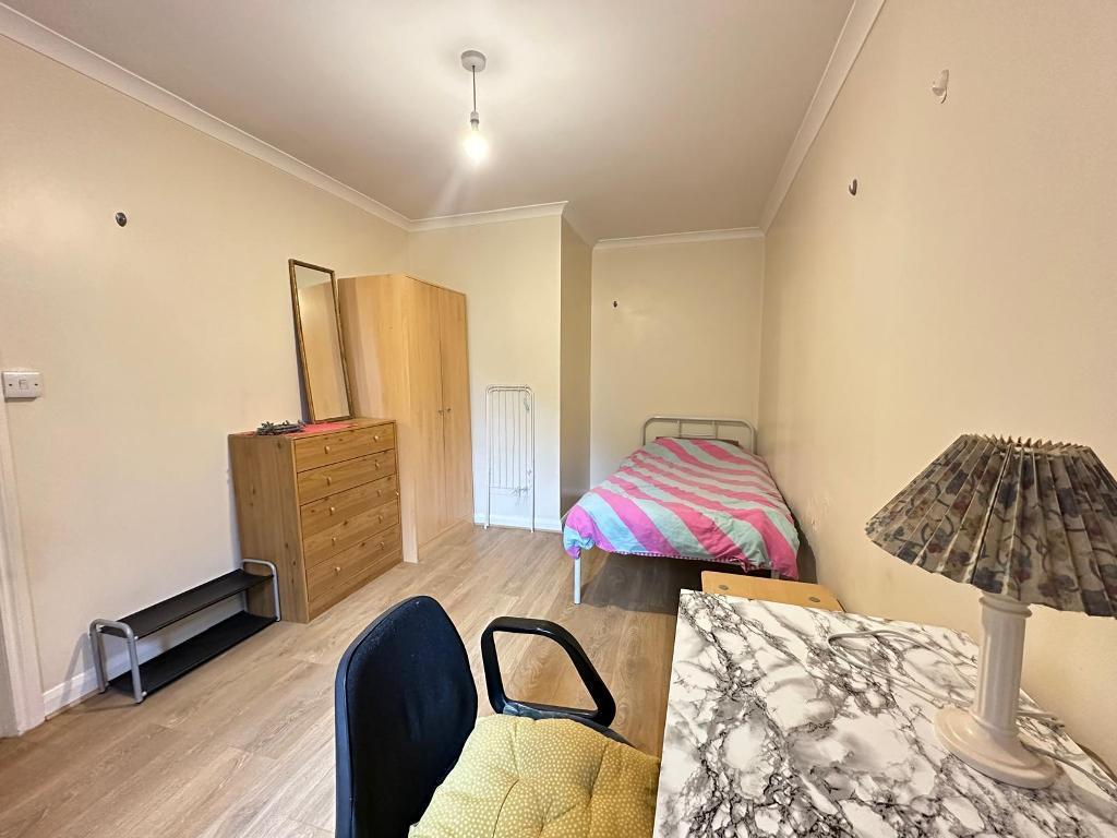 1 bed Detached for rent in Acton. From Savoy Property Consultants - West London 1 bed Detached for rent in Acton. From Savoy Property Consultants - West London