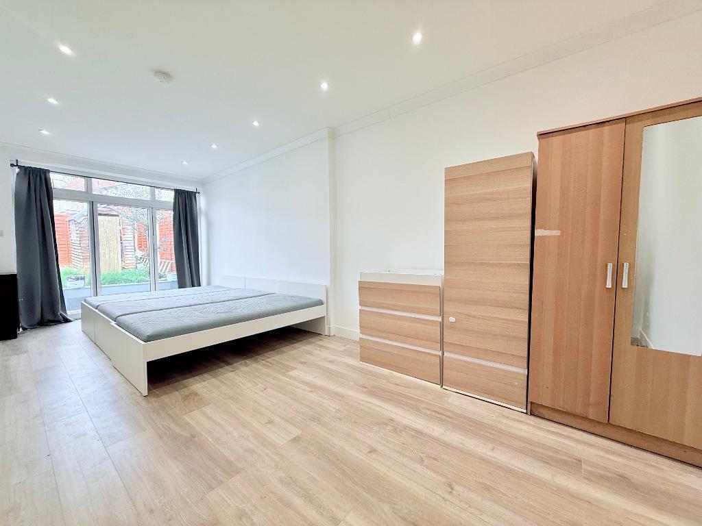 1 bed House Share for rent in Acton. From Savoy Property Consultants - West London