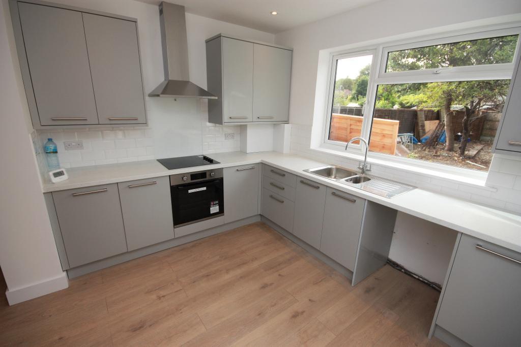 4 bed Semi Detached for rent in Acton. From Savoy Property Consultants - West London