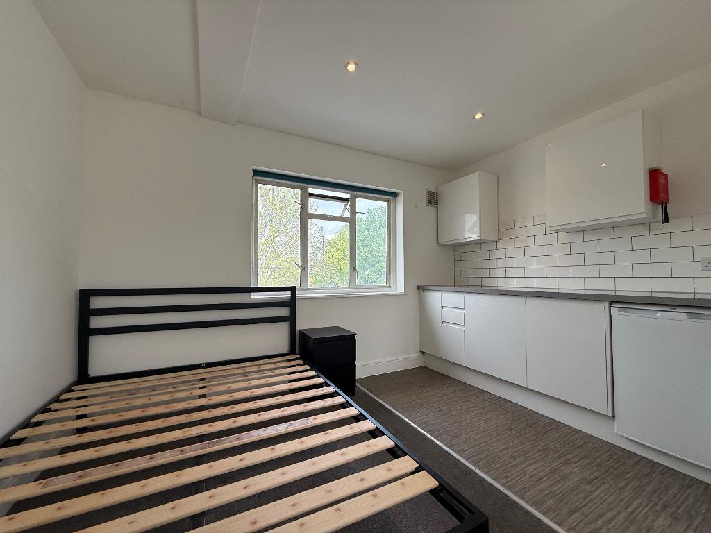 4 bed House Share for rent in Acton. From Savoy Property Consultants - West London