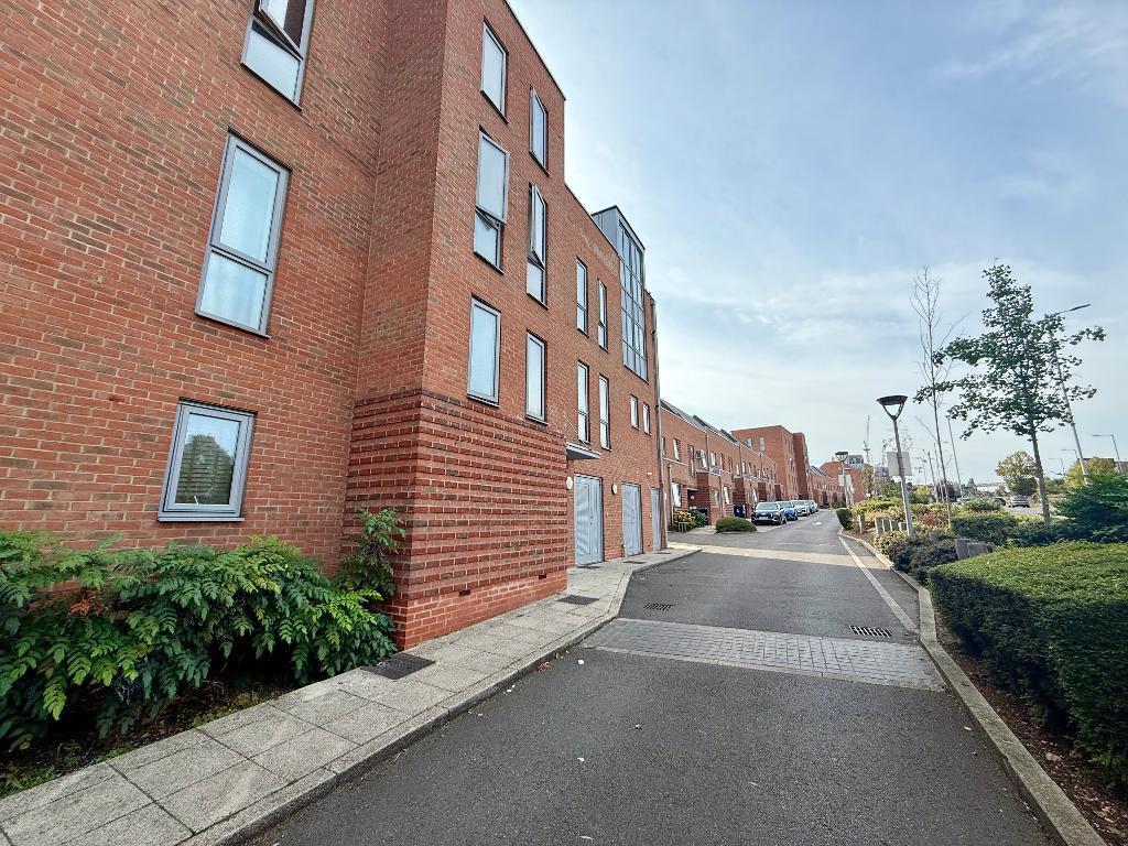 4 bed Flat Share for rent in . From Savoy Property Consultants - West London