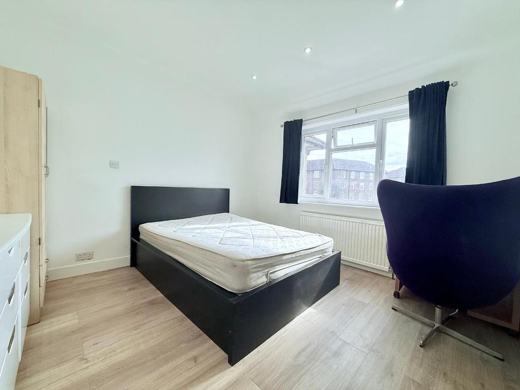 1 bed House Share for rent in Acton. From Savoy Property Consultants - West London