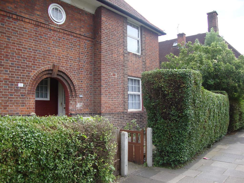 4 bed Mid Terraced House for rent in Acton. From Savoy Property Consultants - West London