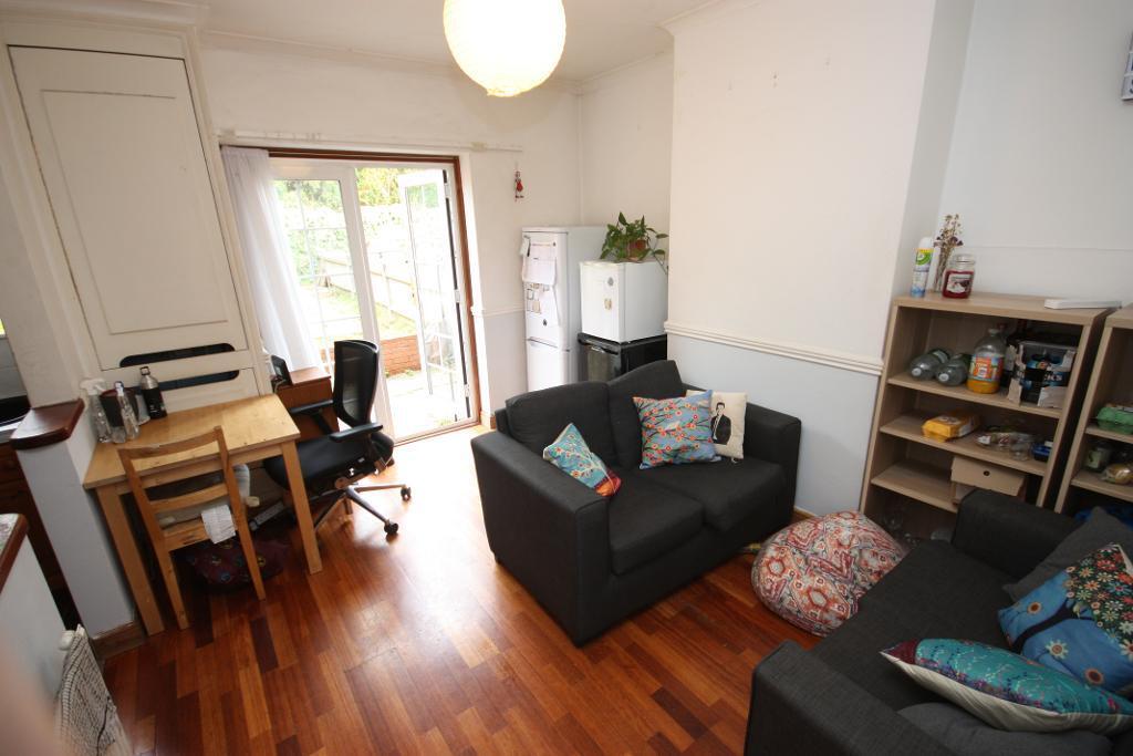 4 bed Mid Terraced House for rent in Acton. From Savoy Property Consultants - West London 4 bed Mid Terraced House for rent in Acton. From Savoy Property Consultants - West London