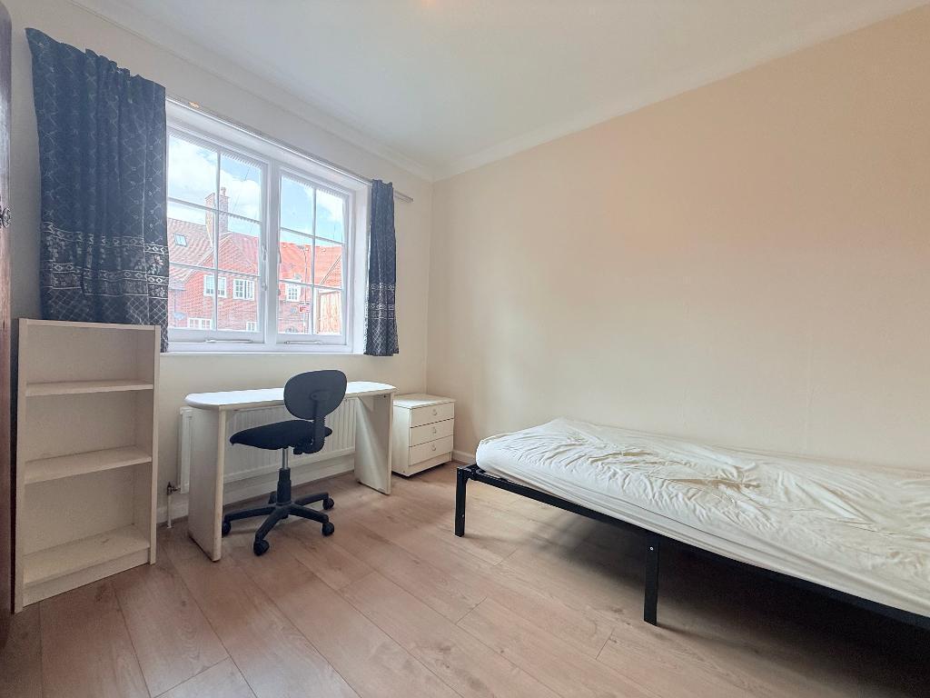 1 bed House Share for rent in Acton. From Savoy Property Consultants - West London