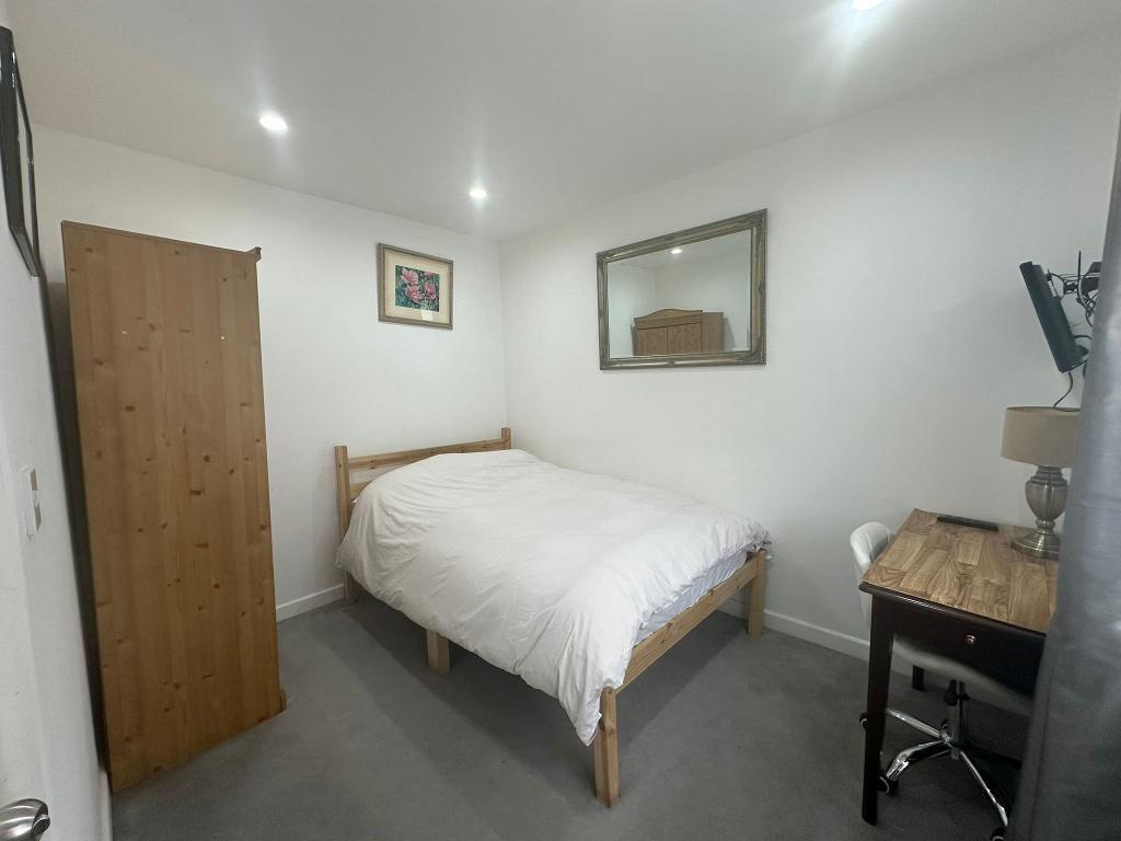 4 bed House Share for rent in Acton. From Savoy Property Consultants - West London