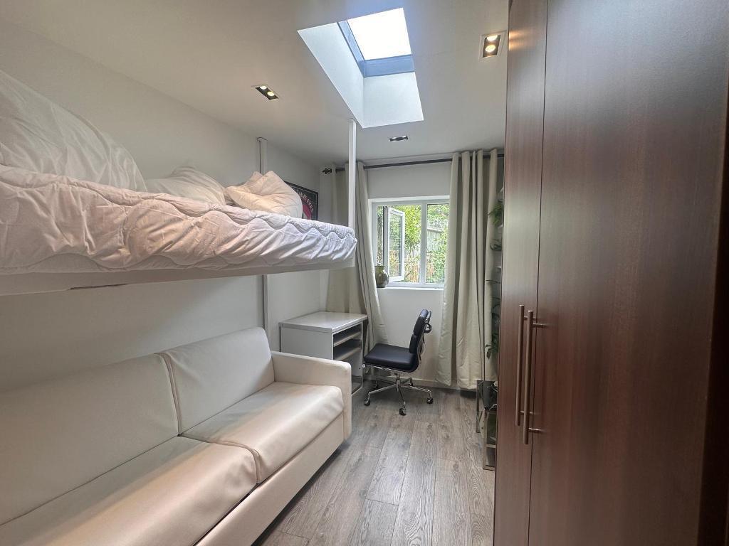 0 bed House Share for rent in Acton. From Savoy Property Consultants - West London