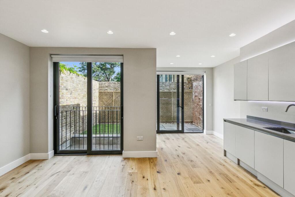2 bed 1st Floor Flat for rent in Barnes. From Sceon Berne