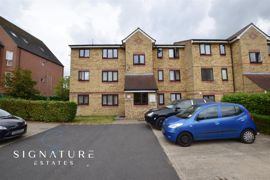 1 bed Apartment for rent in Watford. From Signature Estates
