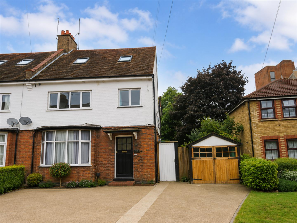 2 bed 1st Floor Flat for rent in Watford. From Signature Estates